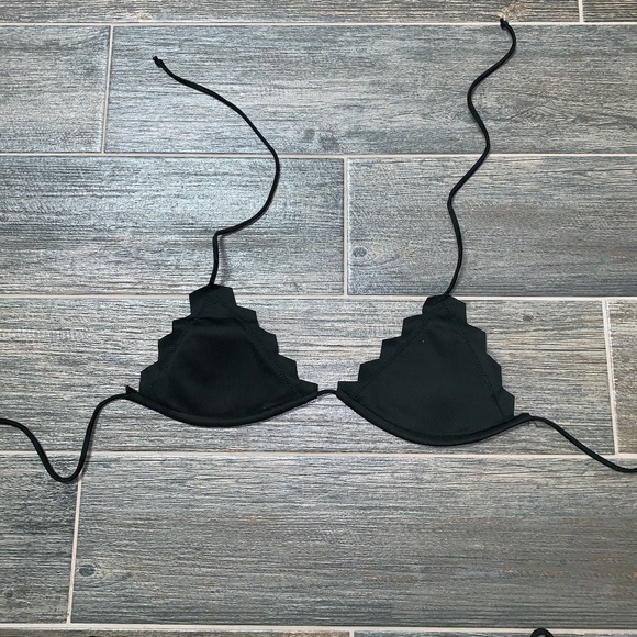 BLACK Triangle Bikini - Picture 3 of 5